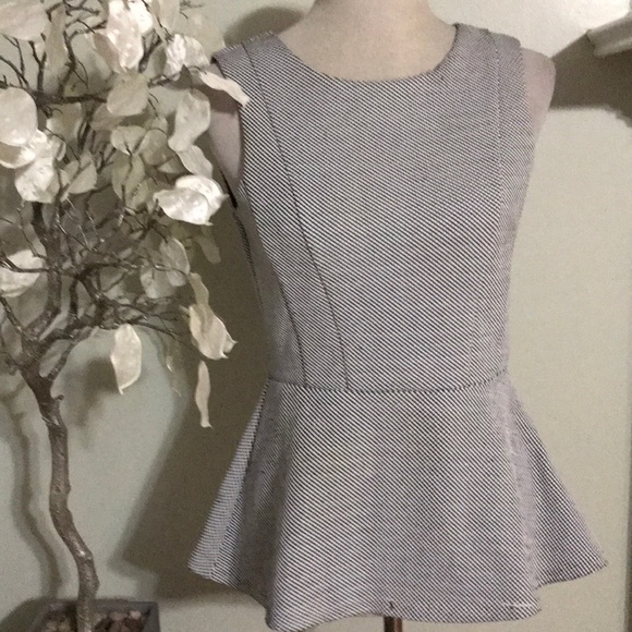 H&M Tops - H&M FANCY TOP